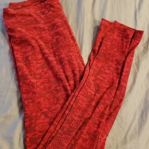 Lula roe one size gently used leggings red roses
